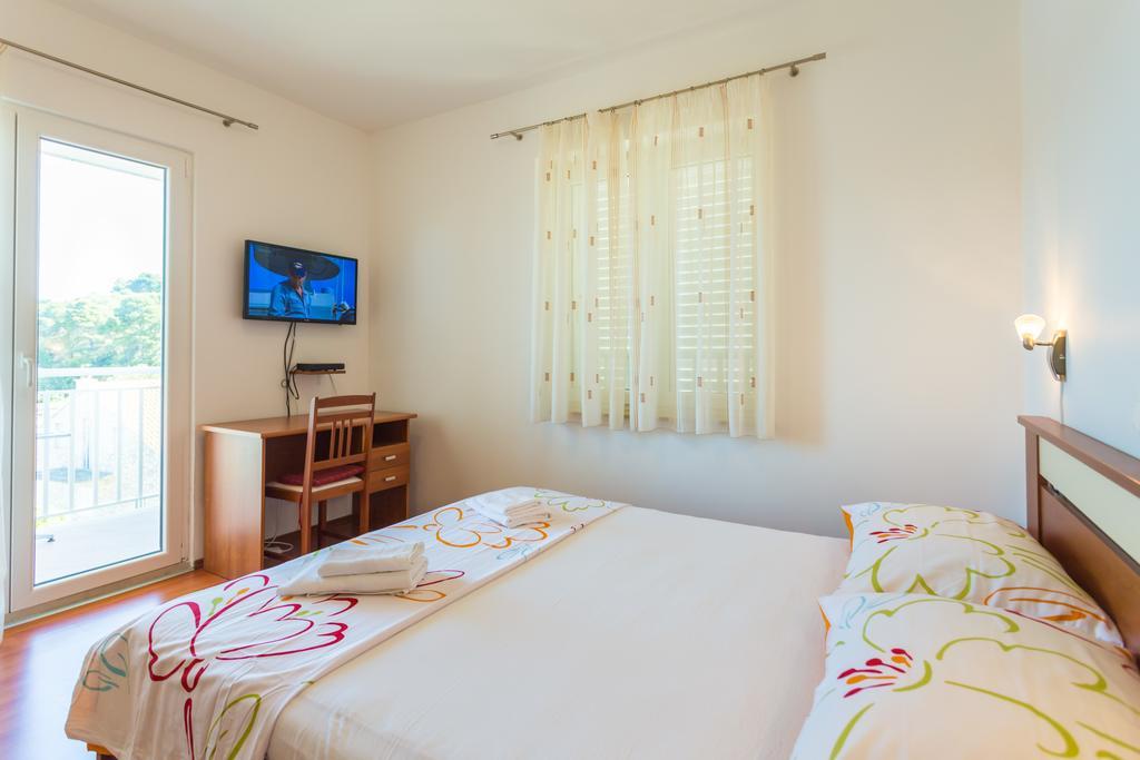 Apartments Slavica Pomena Bilik gambar