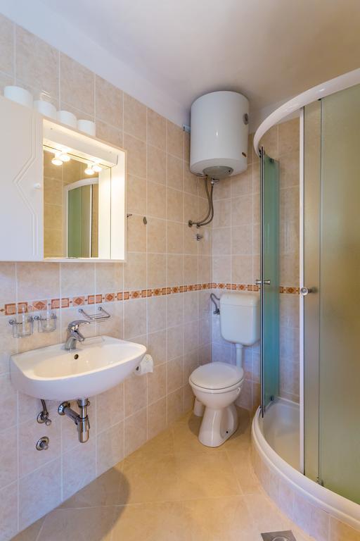 Apartments Slavica Pomena Luaran gambar