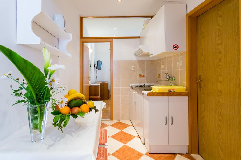 Apartments Slavica Pomena Luaran gambar
