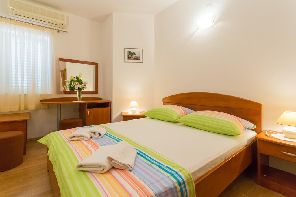 Apartments Slavica Pomena Luaran gambar