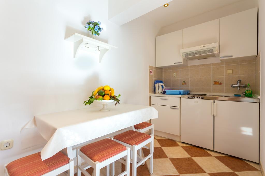Apartments Slavica Pomena Luaran gambar