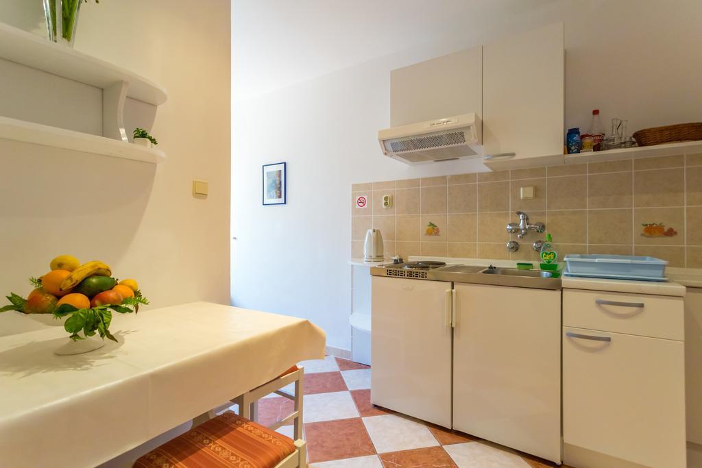 Apartments Slavica Pomena Luaran gambar