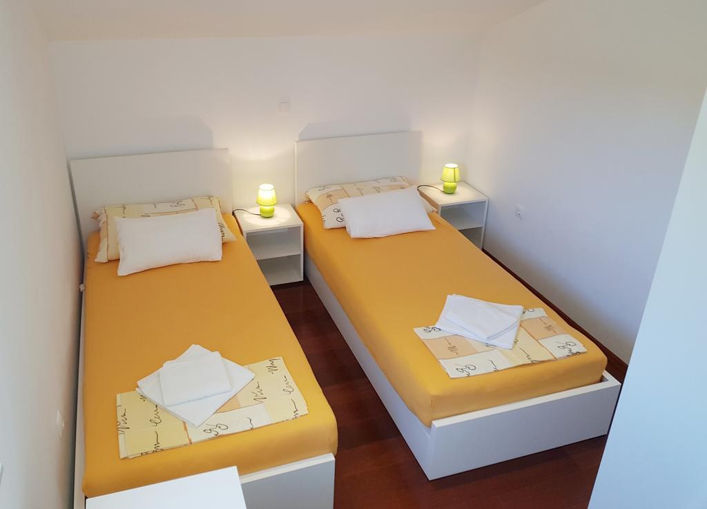 Apartments Slavica Pomena Luaran gambar