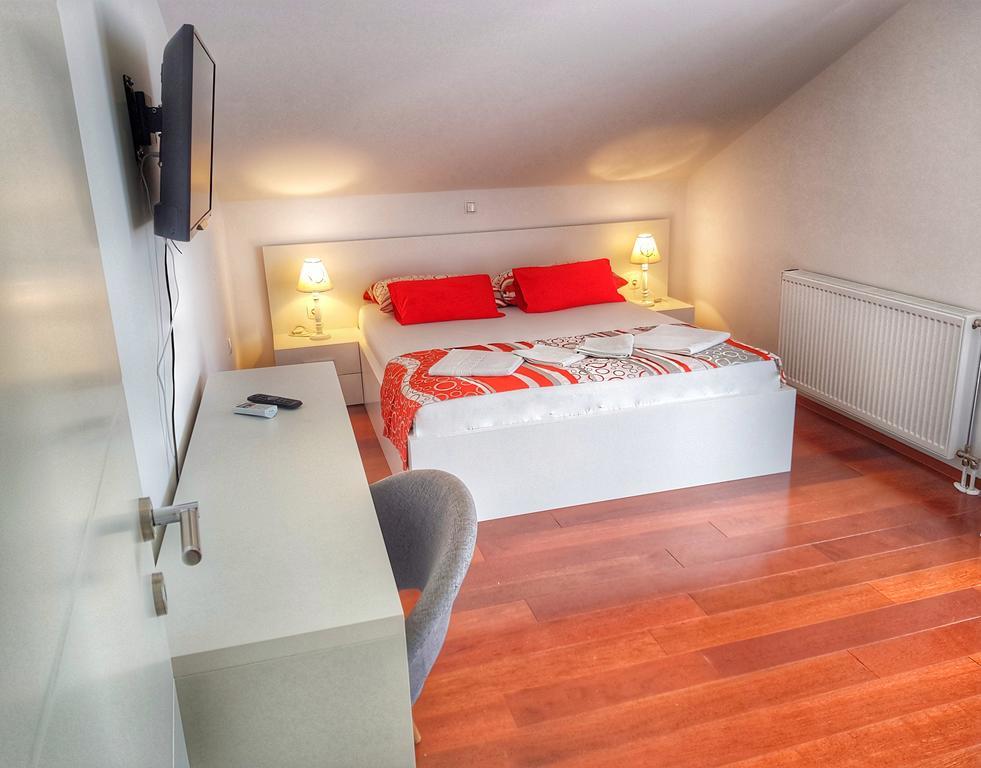 Apartments Slavica Pomena Luaran gambar